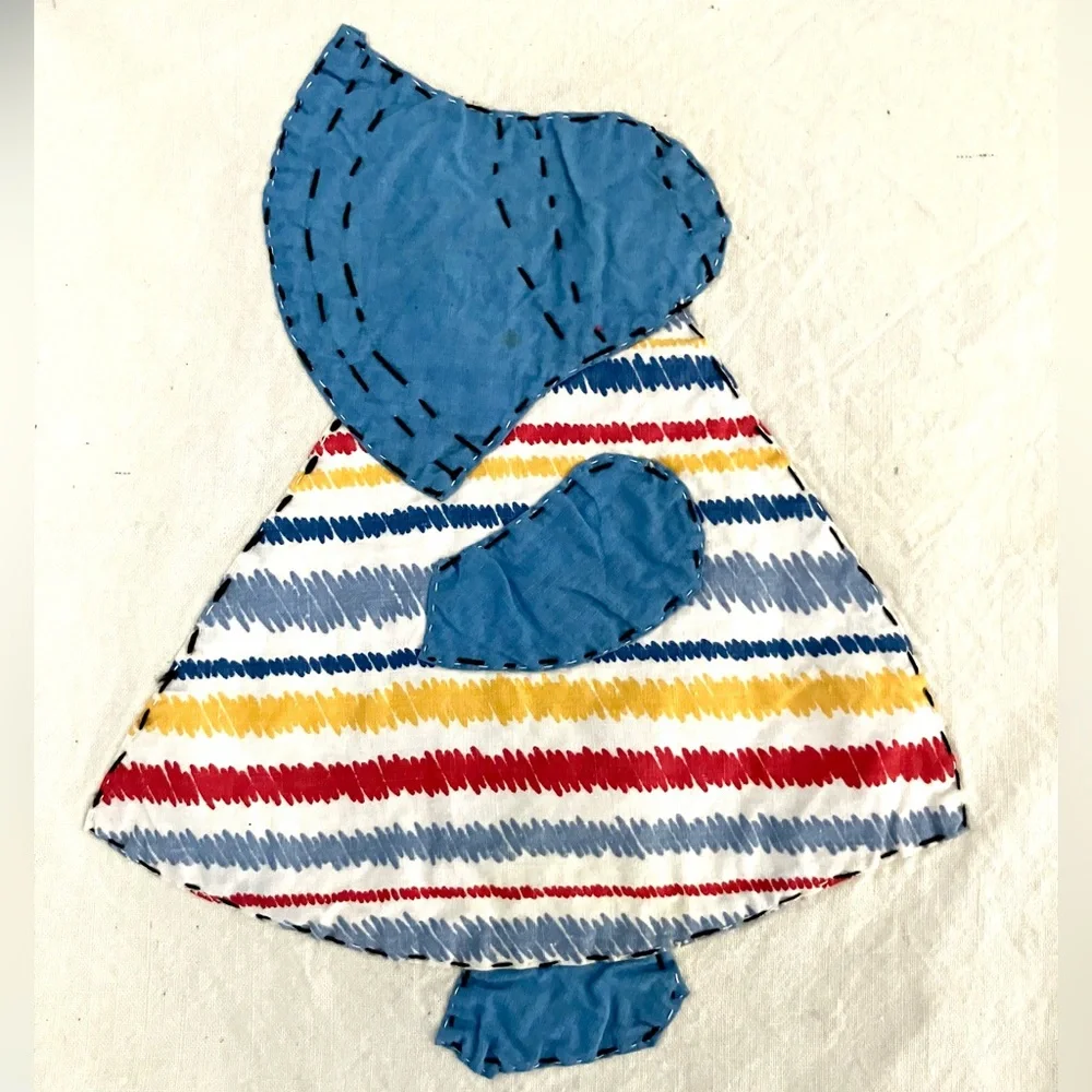 Vintage 40’s floral feedsack bonnet girl handmade quilt square linen